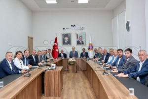 VAL EROL, BELEDYE BAKANLARI LE BR ARAYA GELD